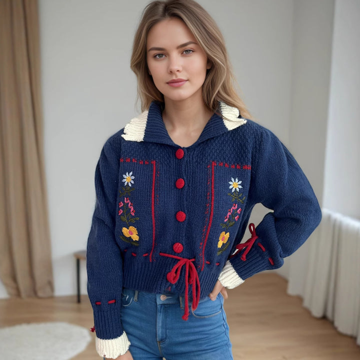 Kvinde cardigan med blomst broderi og moderne snorelukning Stilla