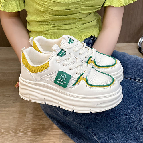 Dame Sporty Plateau-Sneakers med åndbart mesh-overflade og innovativ bærekomfort Stilla