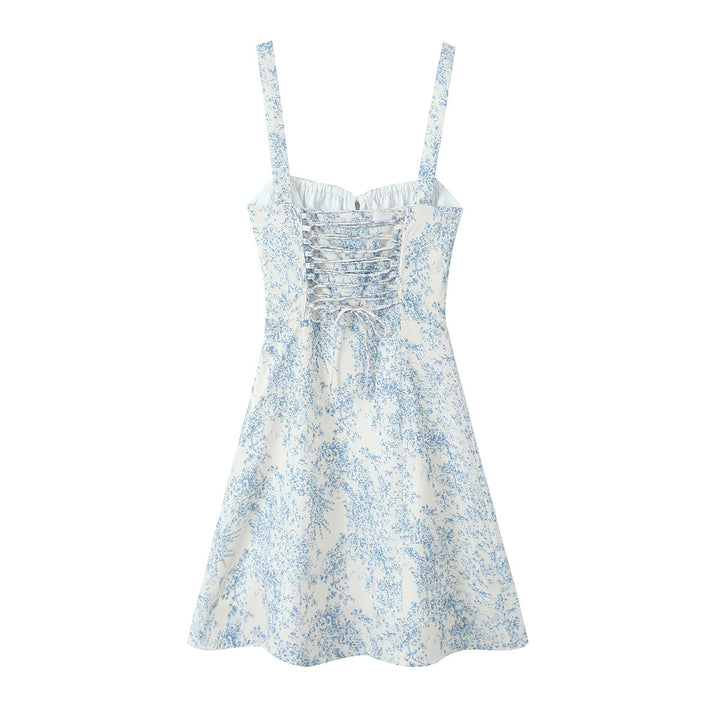 Dame legende sommerkjole med floral mønster og svajende snit Stilla