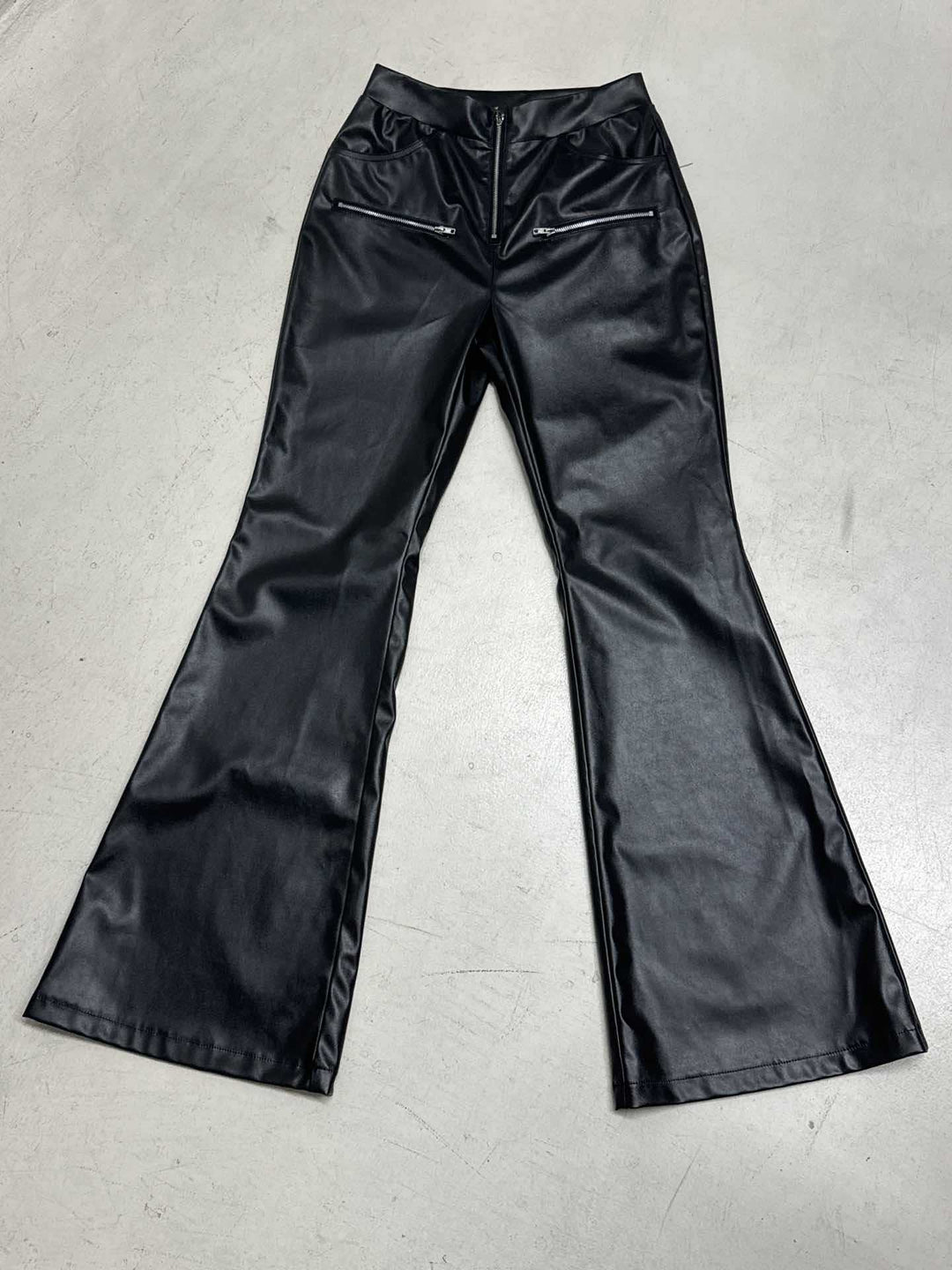 Damen Elegante Kunstlederhose mit transparenten Spitzenakzenten Skovae