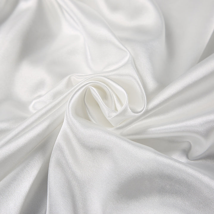 Dame Satin Pyjamas Sæt med elegant knaplukning og løstsiddende bukser Stilla