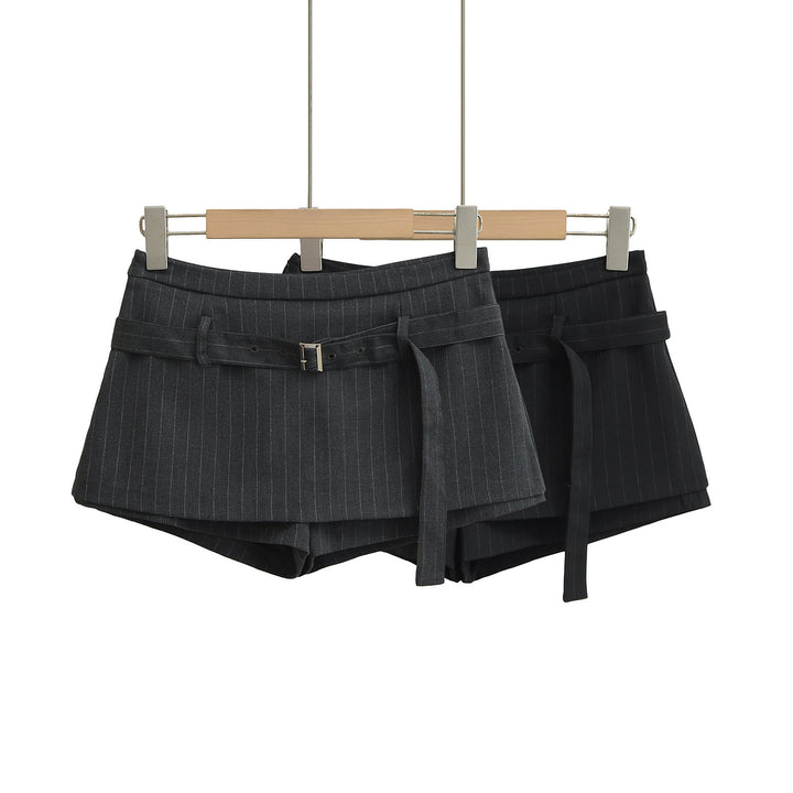 Dame korte jakkeshorts med aftageligt bælte og elegant stribemønster Stilla
