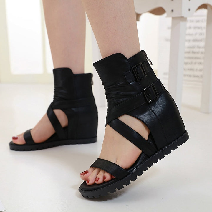 Dame Wedge-sandaler med elastisk remdesign og moderne rynkeelement Stilla