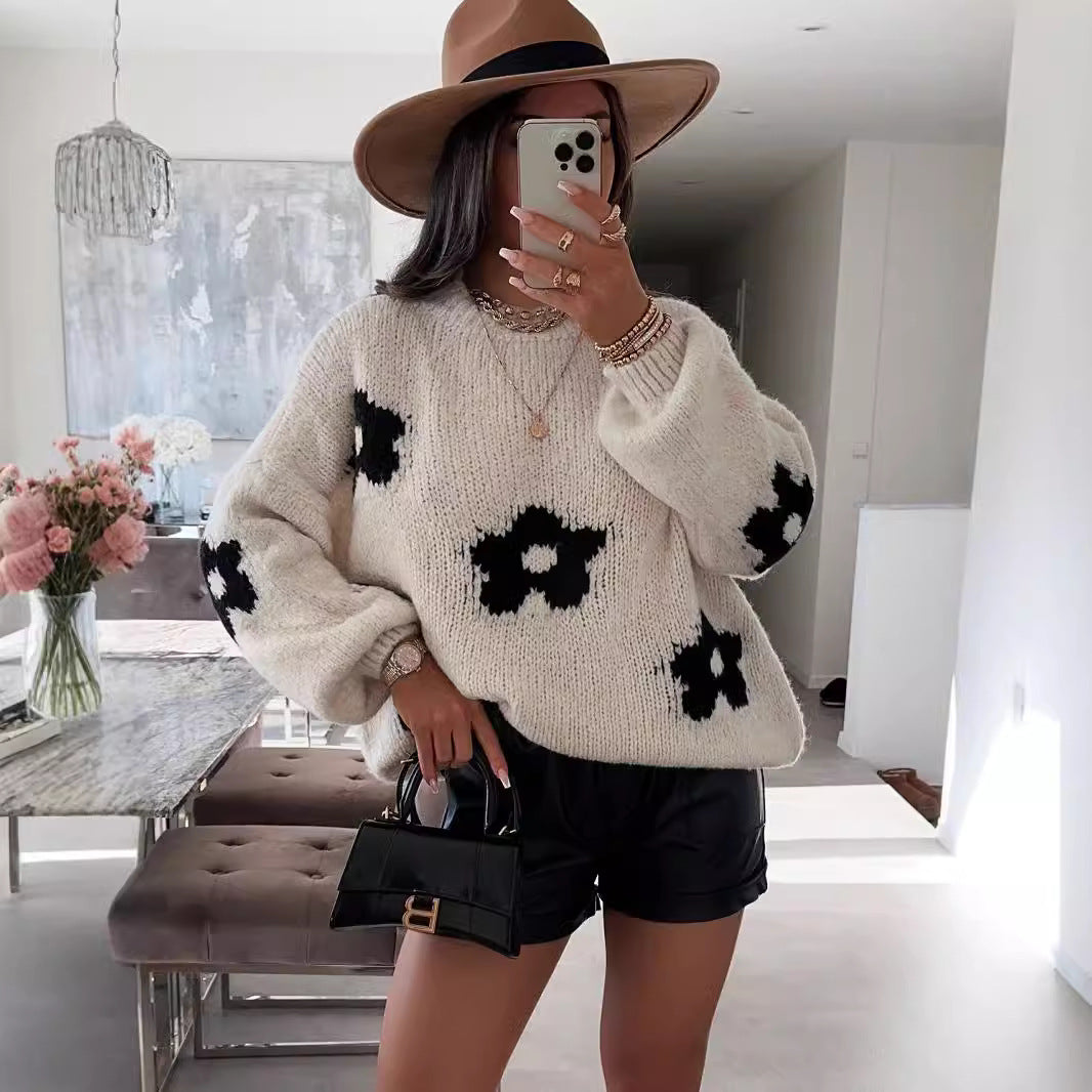 Dame hyggelig strikket sweater med unikt blomsterdesign Stilla