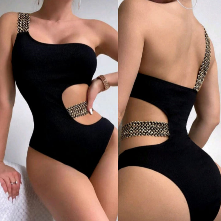 Damer Én-delt Badeanstalt med elegante Cut-Outs og kæde-detalje