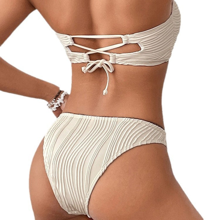 Dame Bandeau-Bikini-sæt med sødt rynkedesign og feminine accenter Stilla