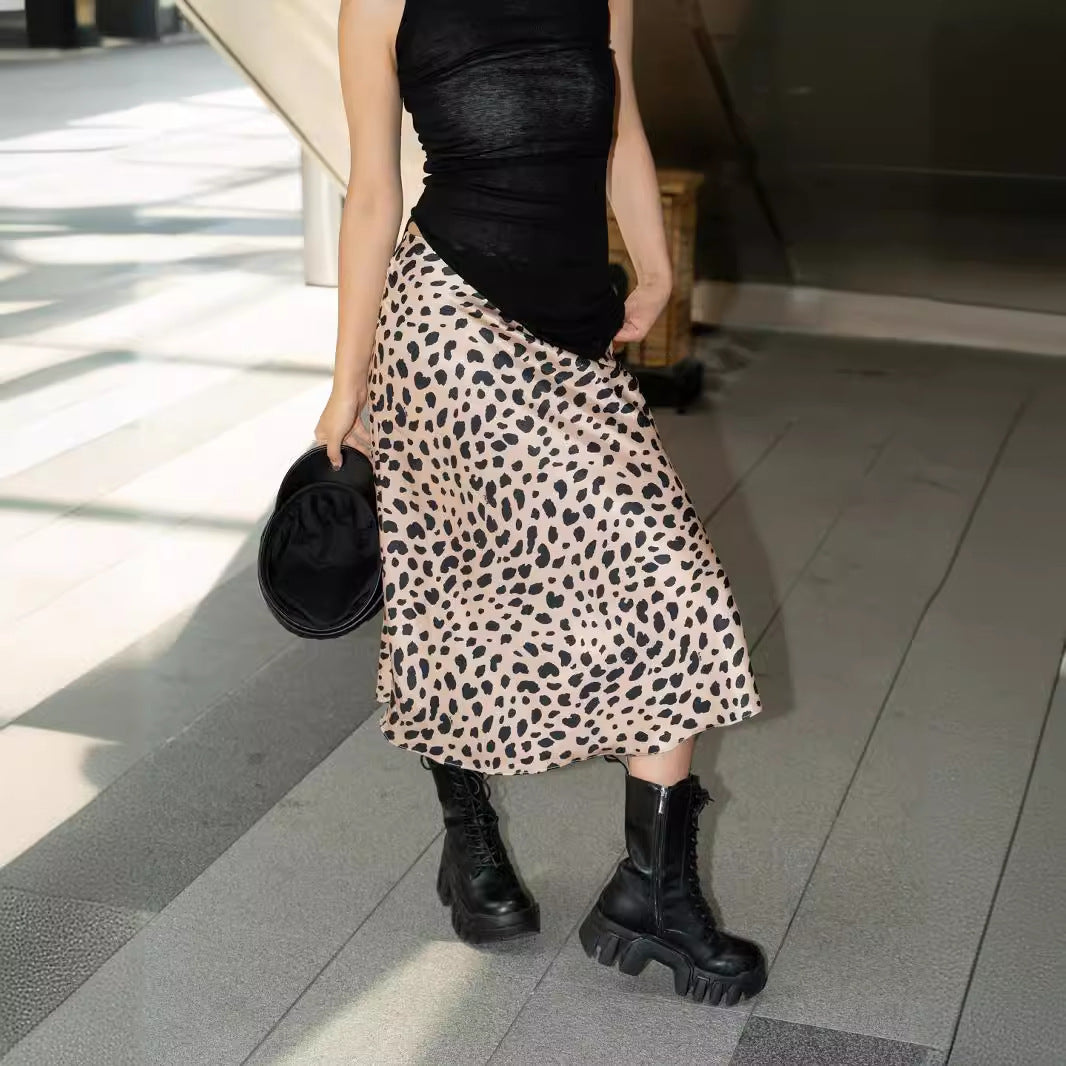 Damer Midi-nederdel med moderne leopardprint og elegant snit Stilla
