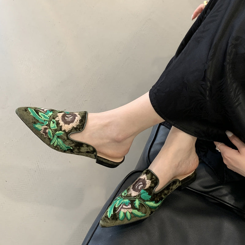 Dame mules med kunstnerisk broderi og komfortabelt fodbede Stilla