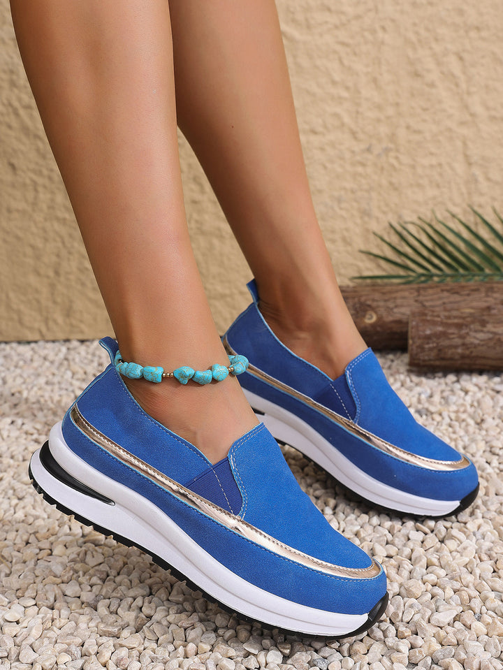 Dame Slip-On Sneakers med højeffektivt dæmpning og elegant metalapplikation Stilla