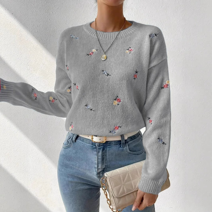 Damens festlige sweater med blomsterbroderi og afslappet snit Stilla