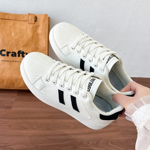 Dame Sporty Sneakers med åndbar overfladestruktur og fleksibel sål Stilla