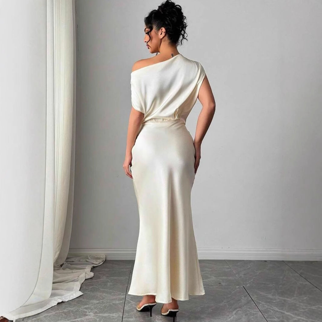 Dame elegant maxikjole med drapering og blomsterapplikation Stilla