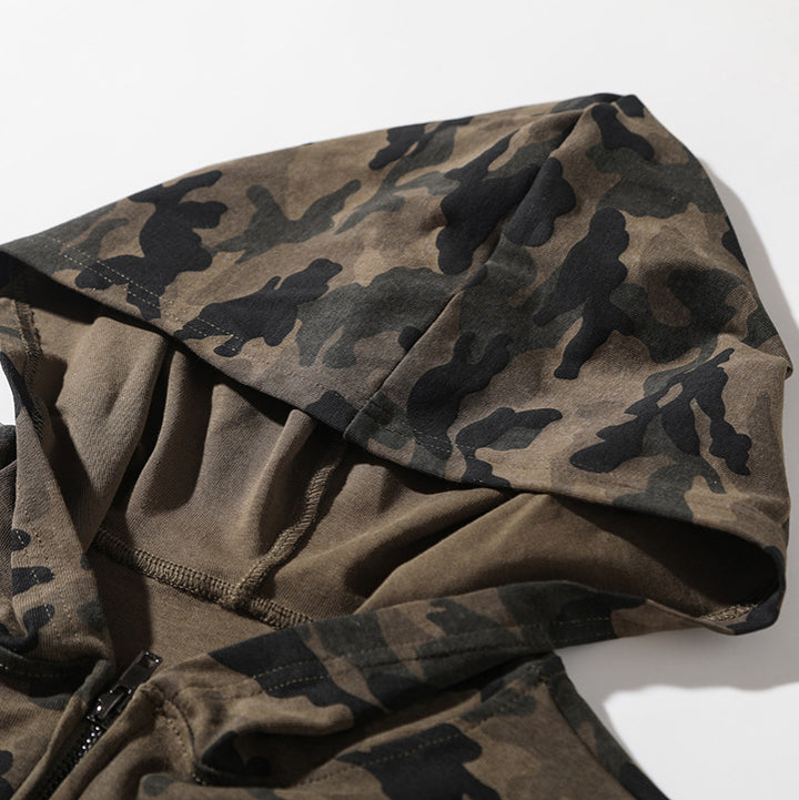 Dame cropped hoodie med trendy camouflage-design og praktisk lynlås Stilla