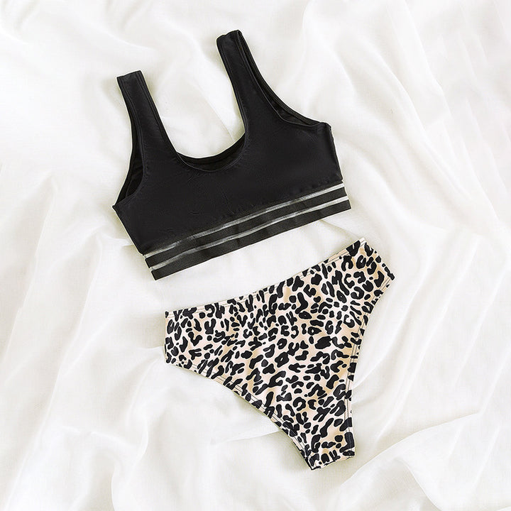 Dame Bikini sæt med trendy dyreprint og sporty crop top Skovae