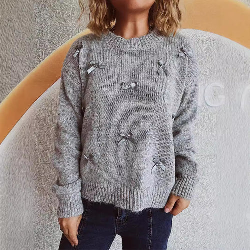 Kvindernes strikket sweater med legende sløjfeapplikationer Stilla