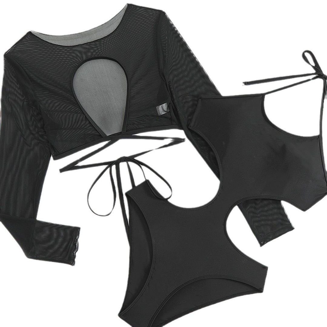 Dame Einteiler Badedragt med markant Cut-Out og stilfuldt krydsdesign Stilla