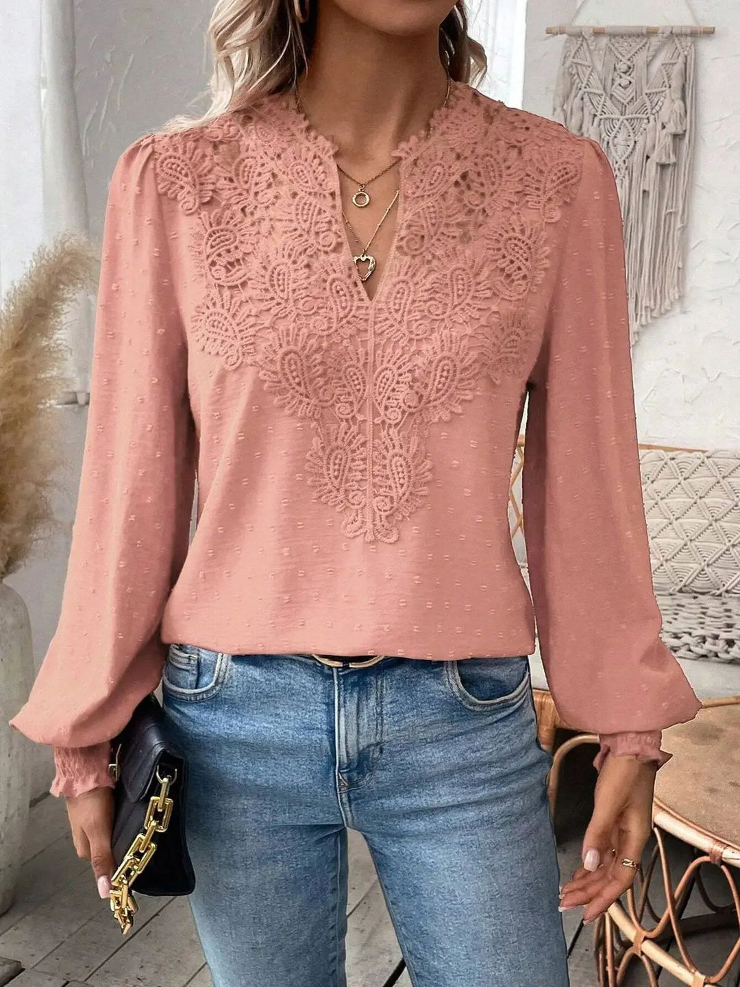 Damebluse med kunstnerisk broderi Stilla