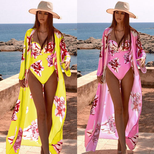 Dame badedragt med matchende strandkimono i floralt design Stilla