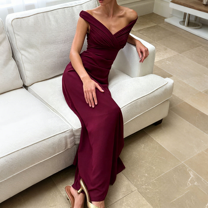 Dame Glamourøst Maxikjole med off-shoulder design og elegant drapering Skovae