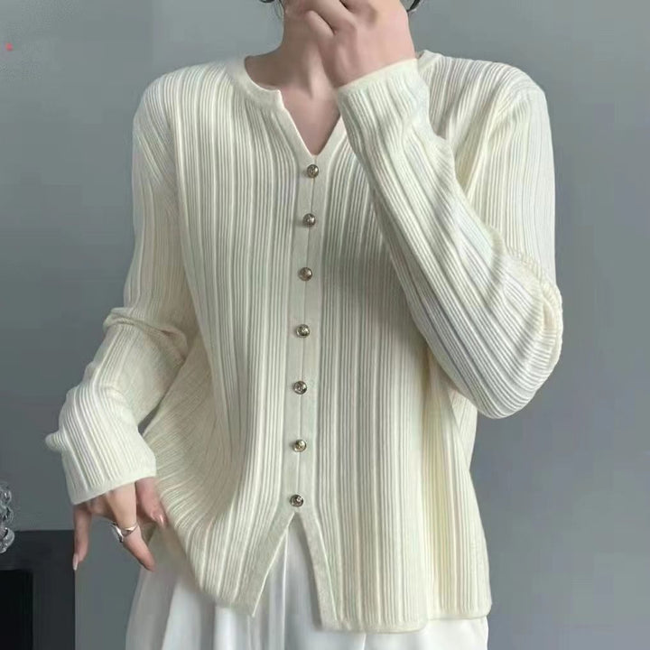 Dame elegant skjorte bluse med fine plisseringer og knapdetaljer Stilla