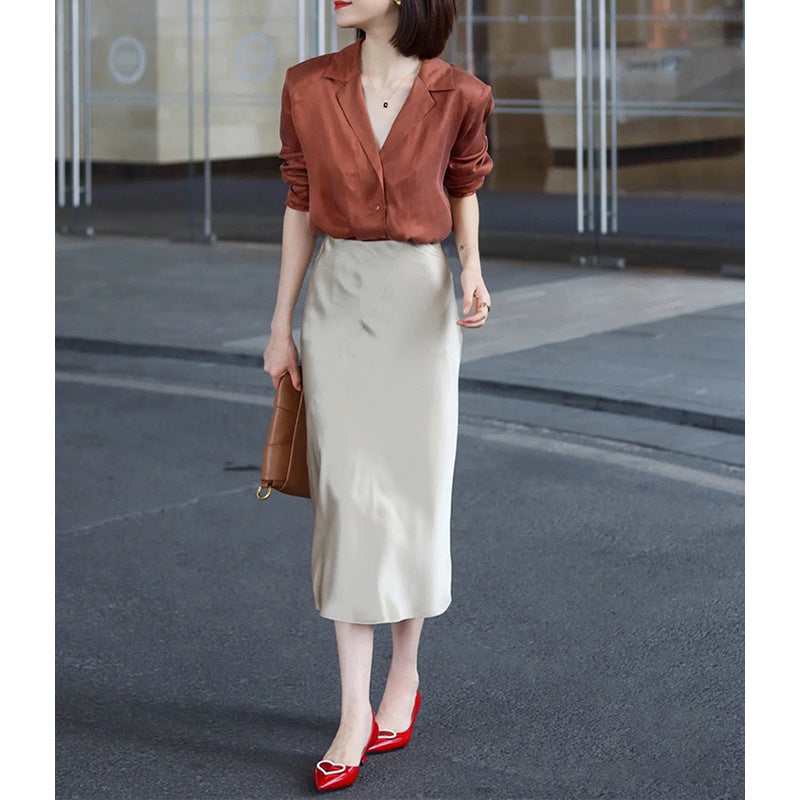 Dame silke bluse med elegant snit og moderne accenter Stilla