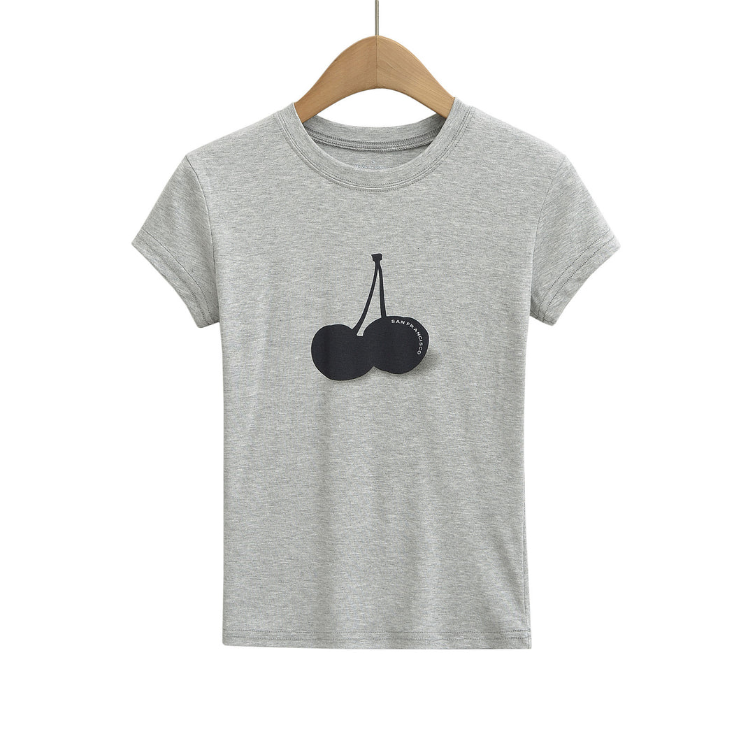 Dame T-shirt med frisk kirsebærdesign og høj kvalitets bomuld Stilla