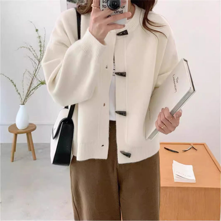 Kvinders cardigan med elegante knapdetaljer Stilla