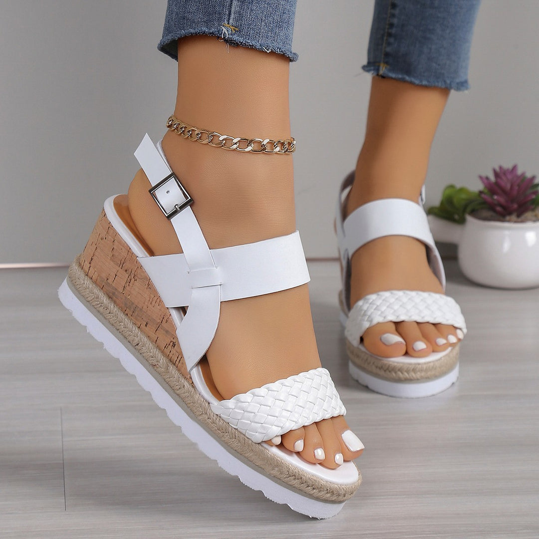 Dame kile-sandaler med raffineret rem-design og behagelig korksål Stilla