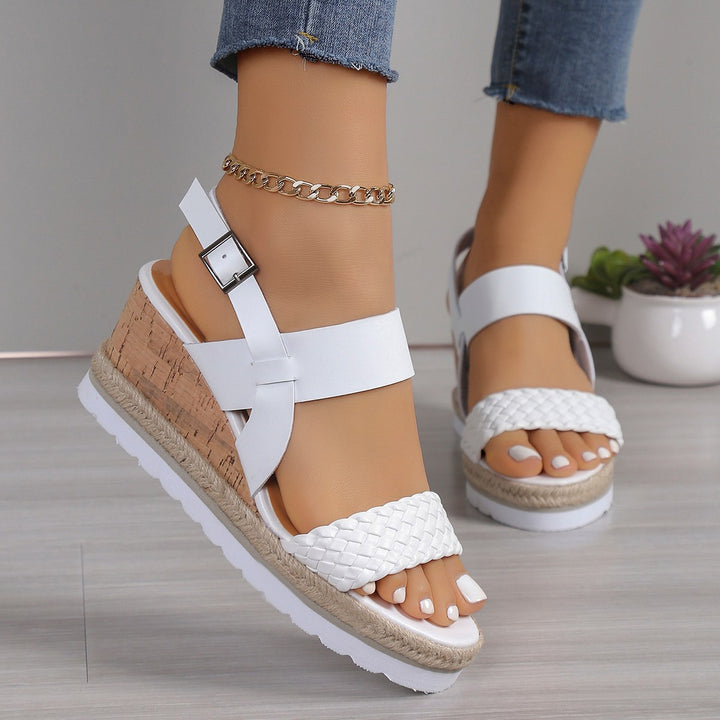 Dame kile-sandaler med raffineret rem-design og behagelig korksål Stilla