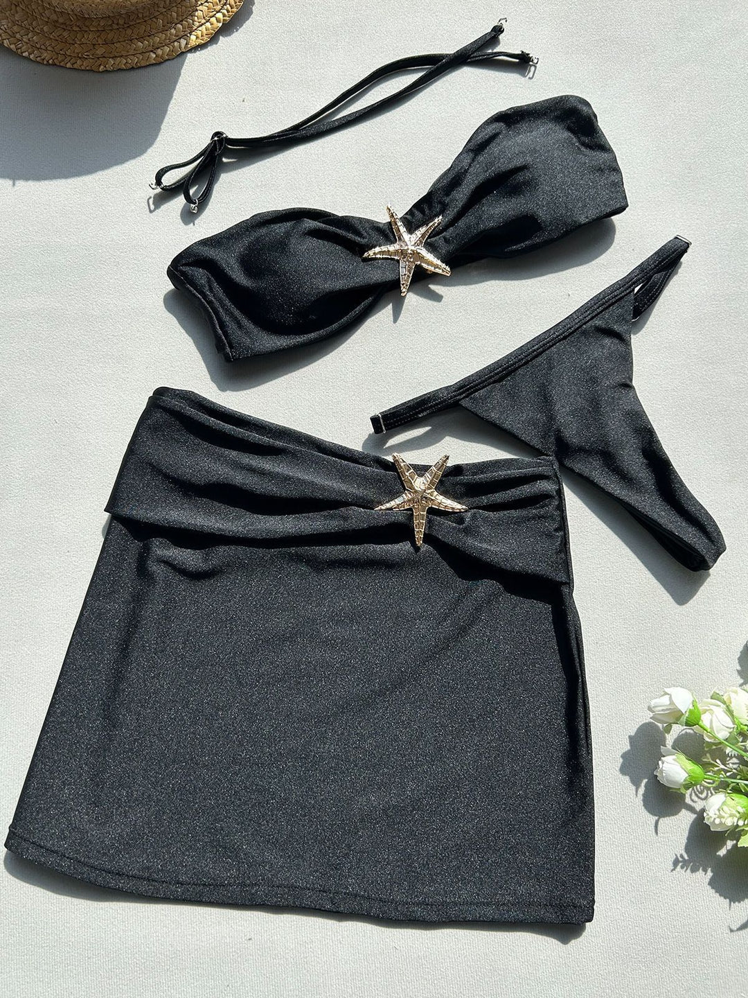 Dame bikini-sæt med nederdel og skinnende musling-detalje Skovae