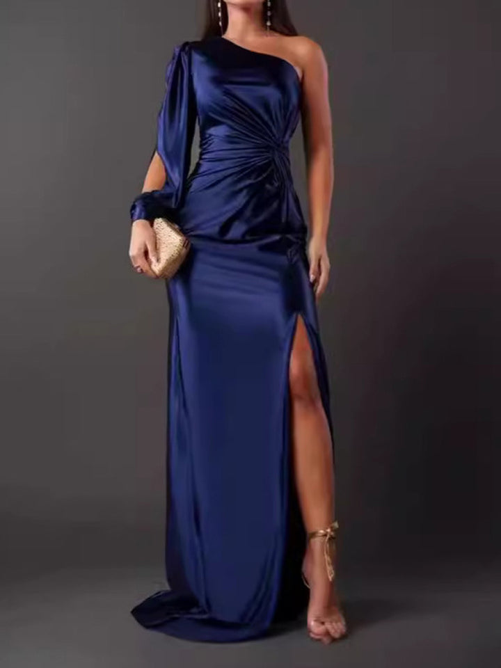 Dame Maxikjole med asymmetrisk snit og elegant knude-detail Stilla