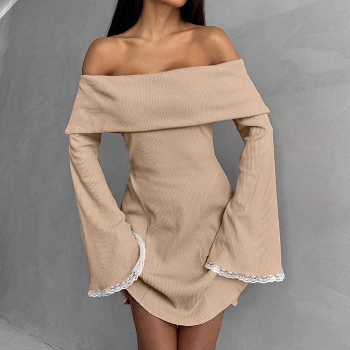 Dame minikjole med off-the-shoulder design og voluminøse ærmer Stilla
