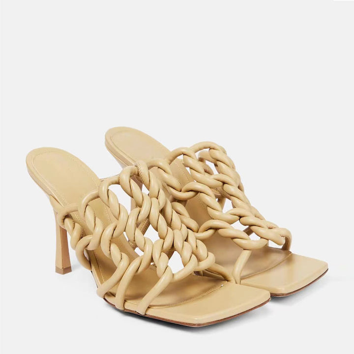 Femme høje hæle slide sandaler med kunstnerisk kædedetail Stilla