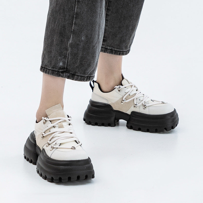 Damer Chunky Sneakers med robust profil og fashionable accenter Stilla