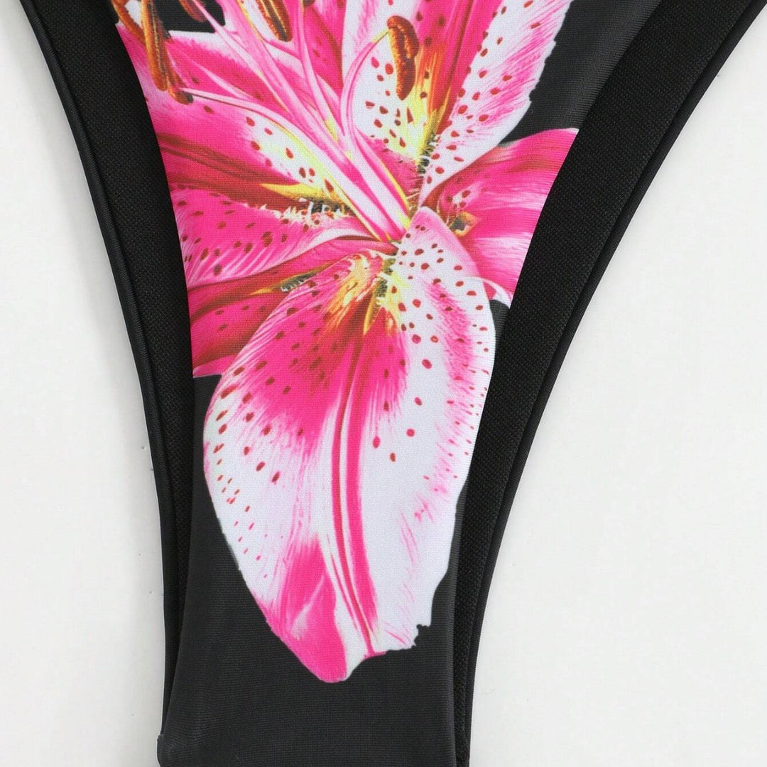 Dame bikini-sæt med blomstermønster og matchende sarong Skovae