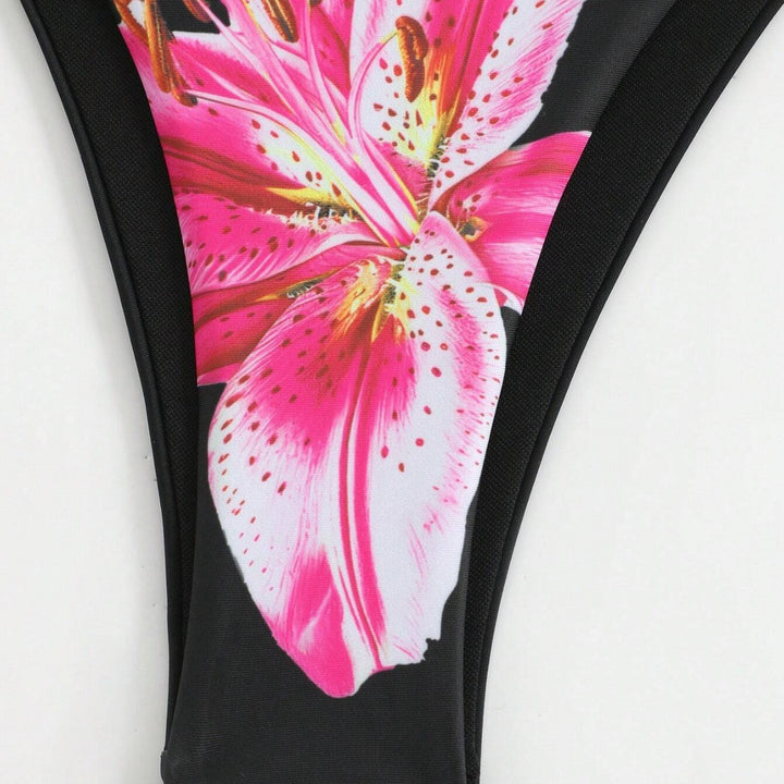 Dame bikini-sæt med blomstermønster og matchende sarong Skovae