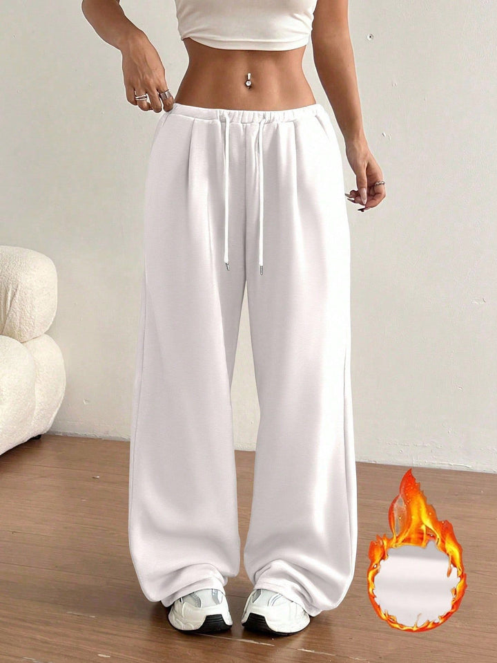 Kvindernes komfortable sweatpants med en afslappet pasform og sidelommer Stilla