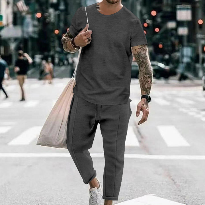 Herrer fritids T-shirt og sweatpants sæt med moderne snit Stilla