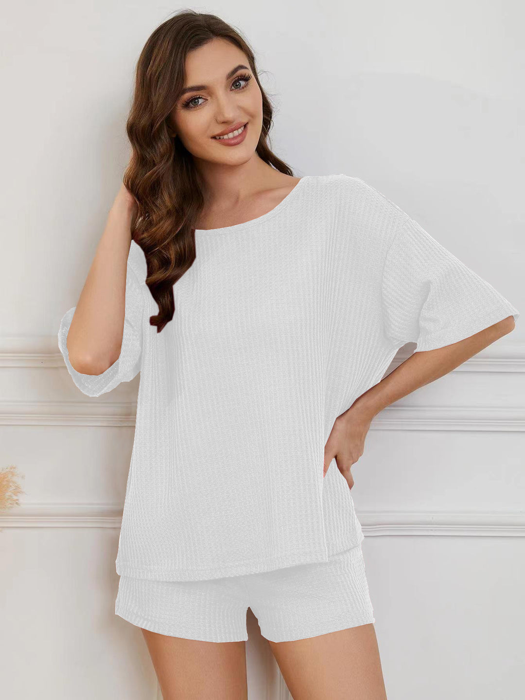 Dame Loungewear-sæt lavet af høj kvalitet strukturstof med fashionable detaljer Stilla