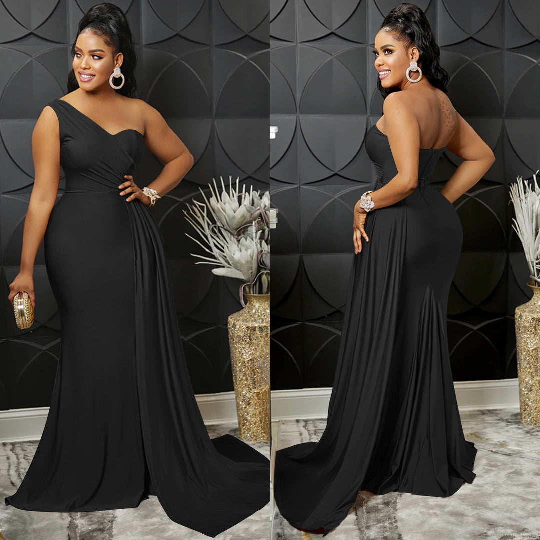Dame Elegant One-Shoulder Maxikjole med draperede detaljer og flydende nederdel Stilla