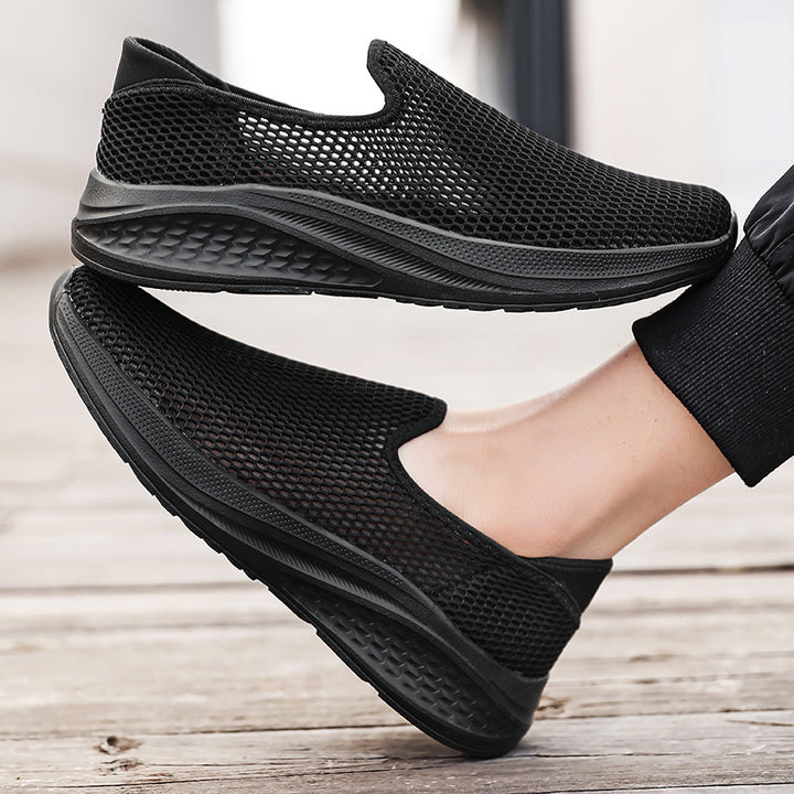 Herrer nan åndbar net-sportsko med slip-on form og stødabsorberende sål Skovae