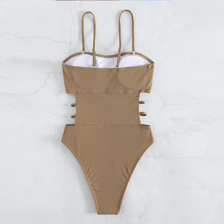 Dame En-delt Badeanstalt med trendy Cut-Out-design og justerbare stropper Stilla