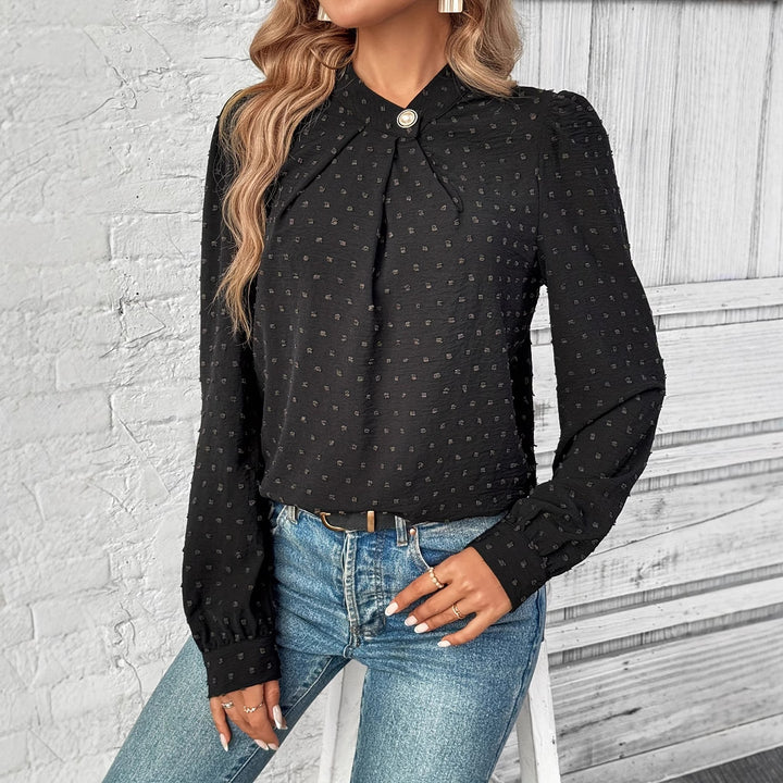 Dame elegant bluse med flæse detaljer og klassisk knapdesign Stilla