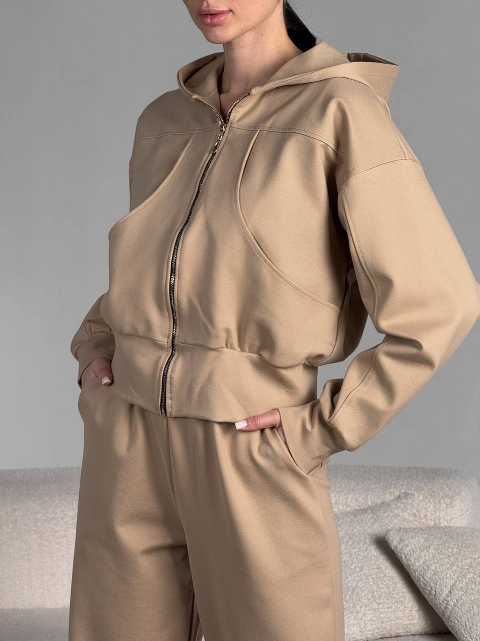 Kvinders sporty zip hoodie med løs pasform og praktiske lommer Skovae