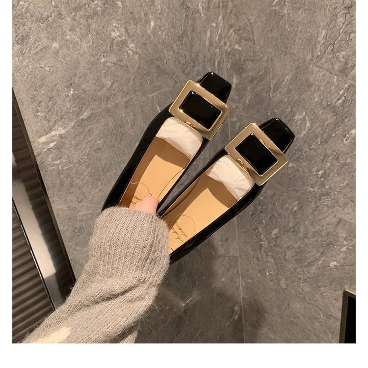 Dame elegante slippers med dekorativ metalspænde Stilla