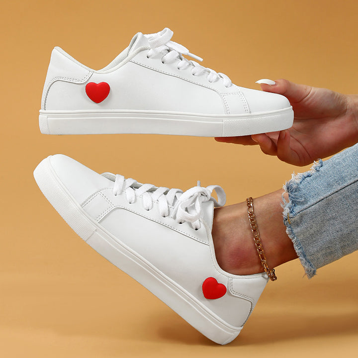 Dame Sneakers med hjerte-applikation og blød indersål Stilla