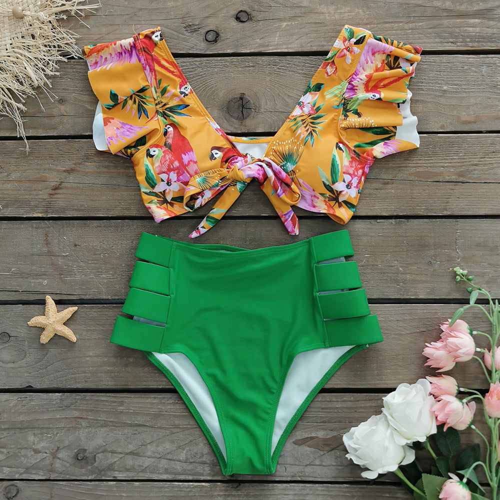 Dame bikini-sæt med voluminøse flæsedetaljer og fashionable cut-outs Stilla