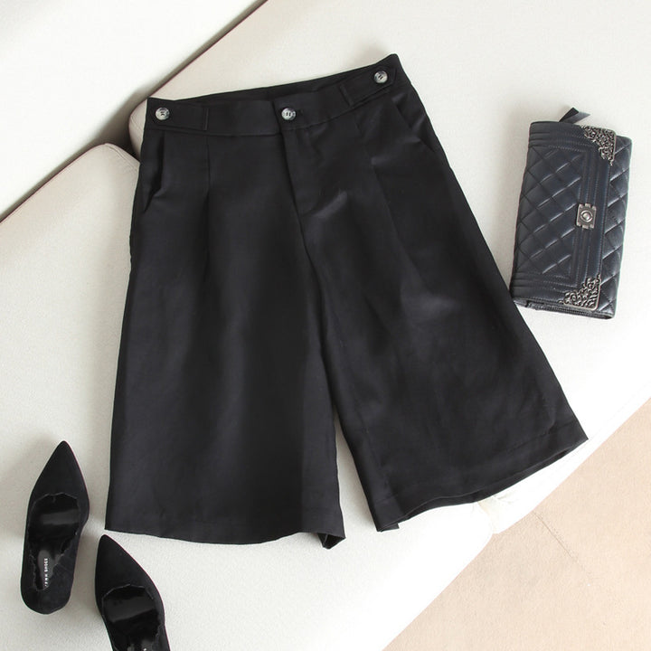 Dame brede linned-shorts med elegante folder og sidelommer Stilla