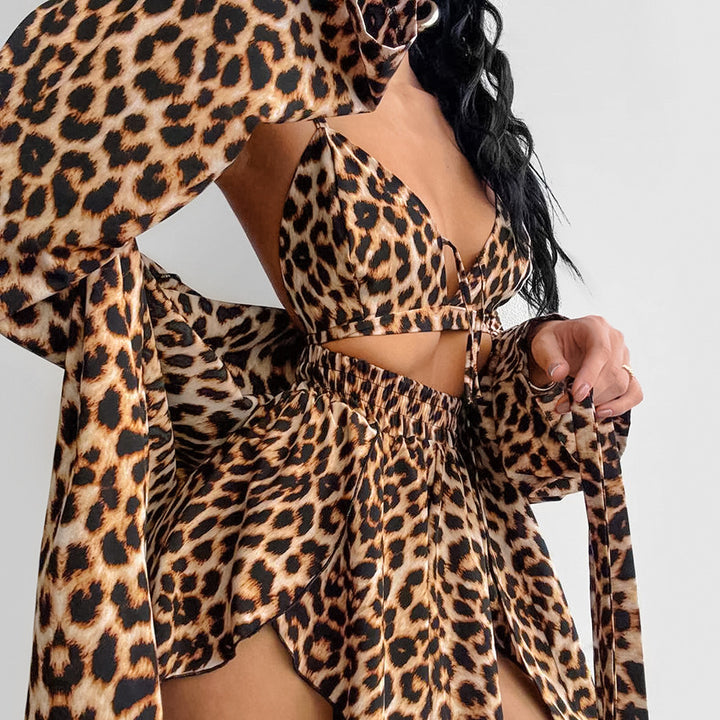 Dame leopardmønster crop-top og nederdel sæt med vide ærmer og cut-out detaljer Stilla