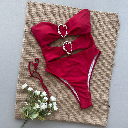 Dame bikini-sæt med elegant design og smykkedetaljer Stilla